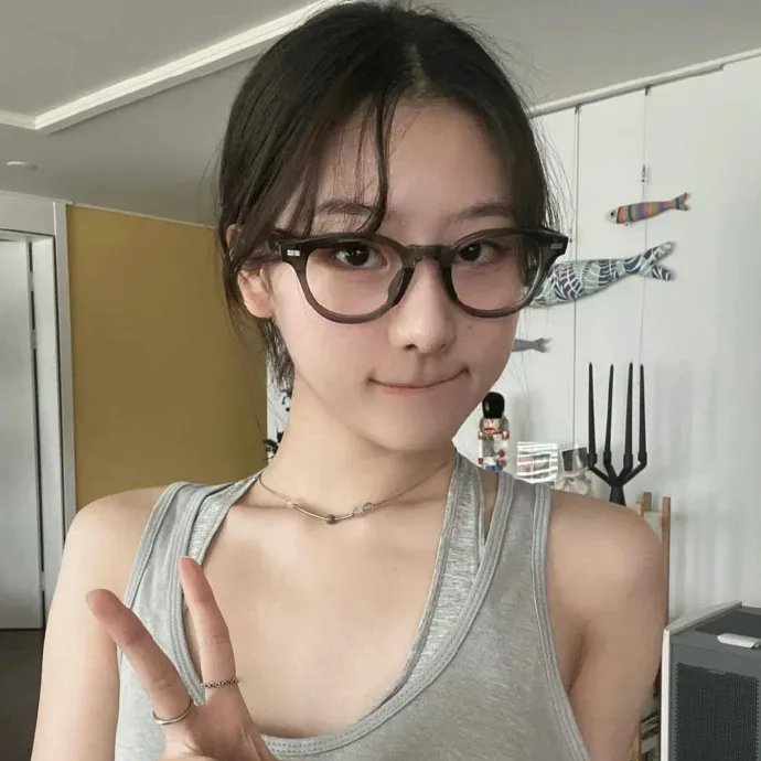 魔手娇娃